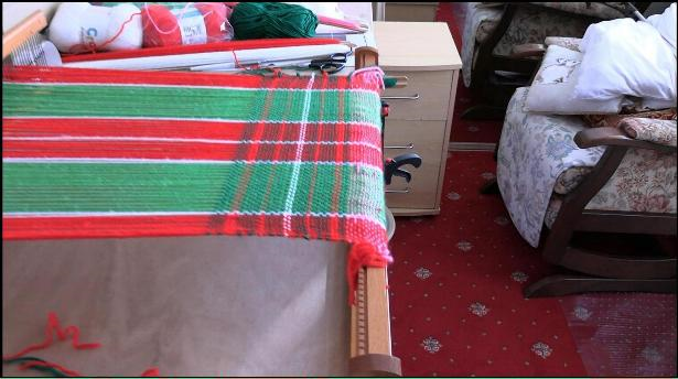Keeping The Warp And Woven Cloth Seperated